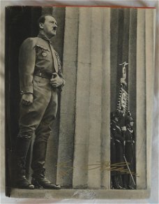 Plaatjes Verzamel Album / Cigarettenbilder Album, Adolf Hitler, Nr.15, met omslagvel, 1936.(Nr.8)