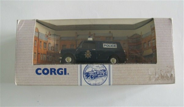 1:43 Corgi 96950 Morris Mini Van Police - 0