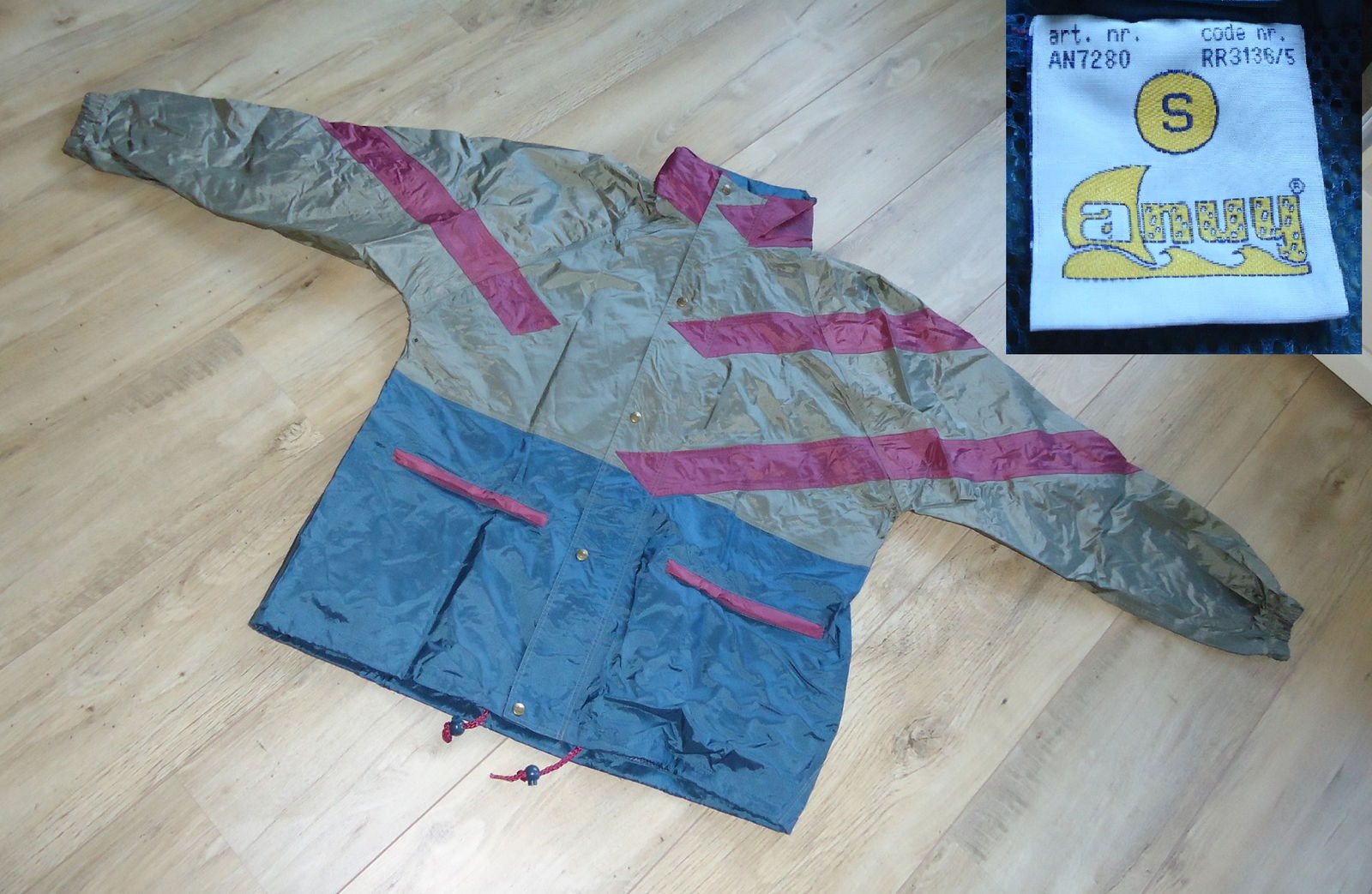 Een nieuw regenpak van 100% nylon met voering (maat: S). - Afbeelding 2