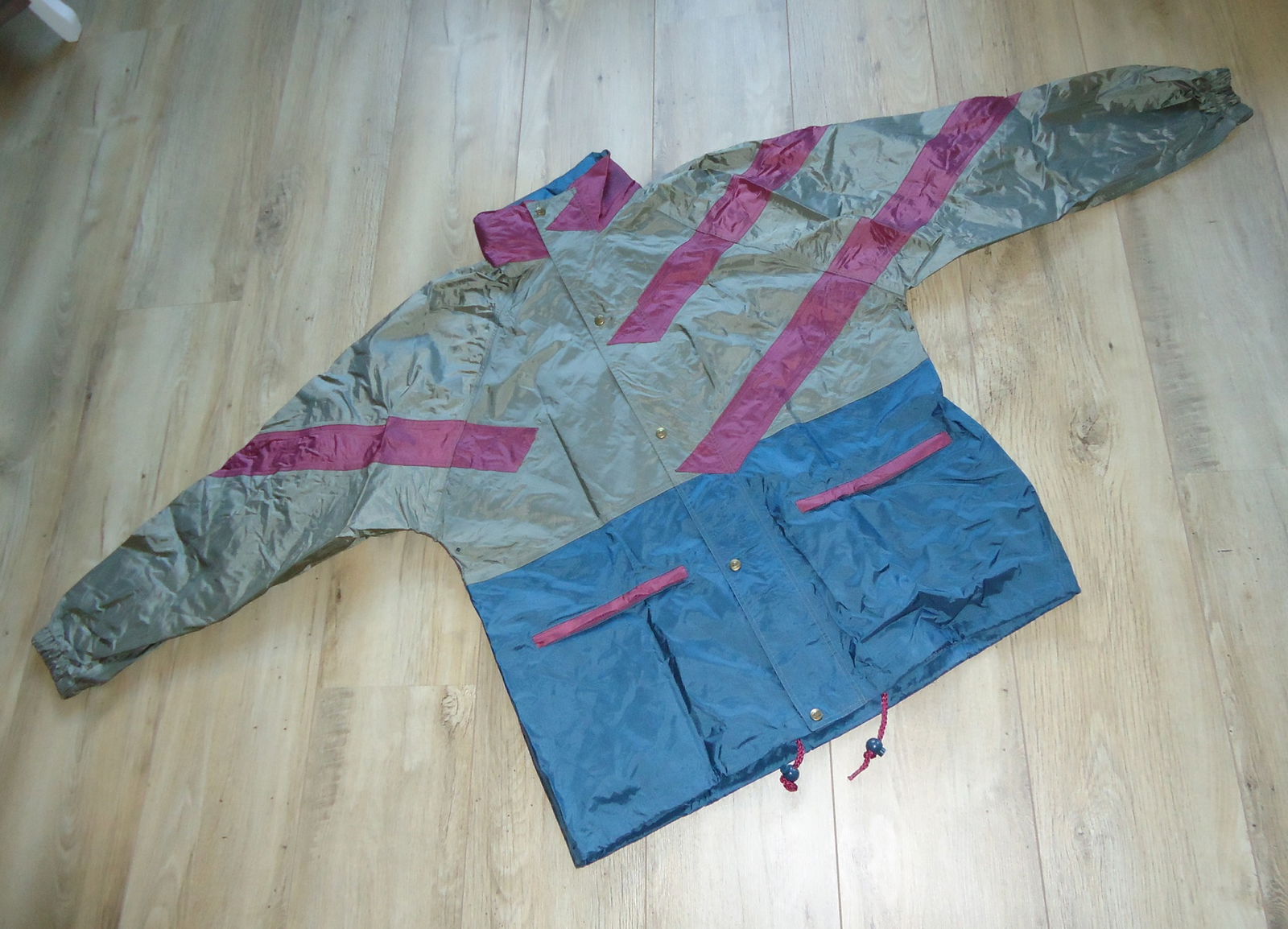 Een nieuw regenpak van 100% nylon met voering (maat: S). - Afbeelding 8