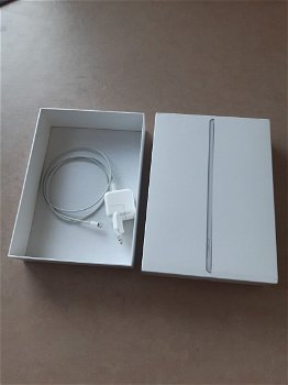 APPLE Ipad 9,7inch-WIFI-32GB(gekocht 2018)-zilver - 5