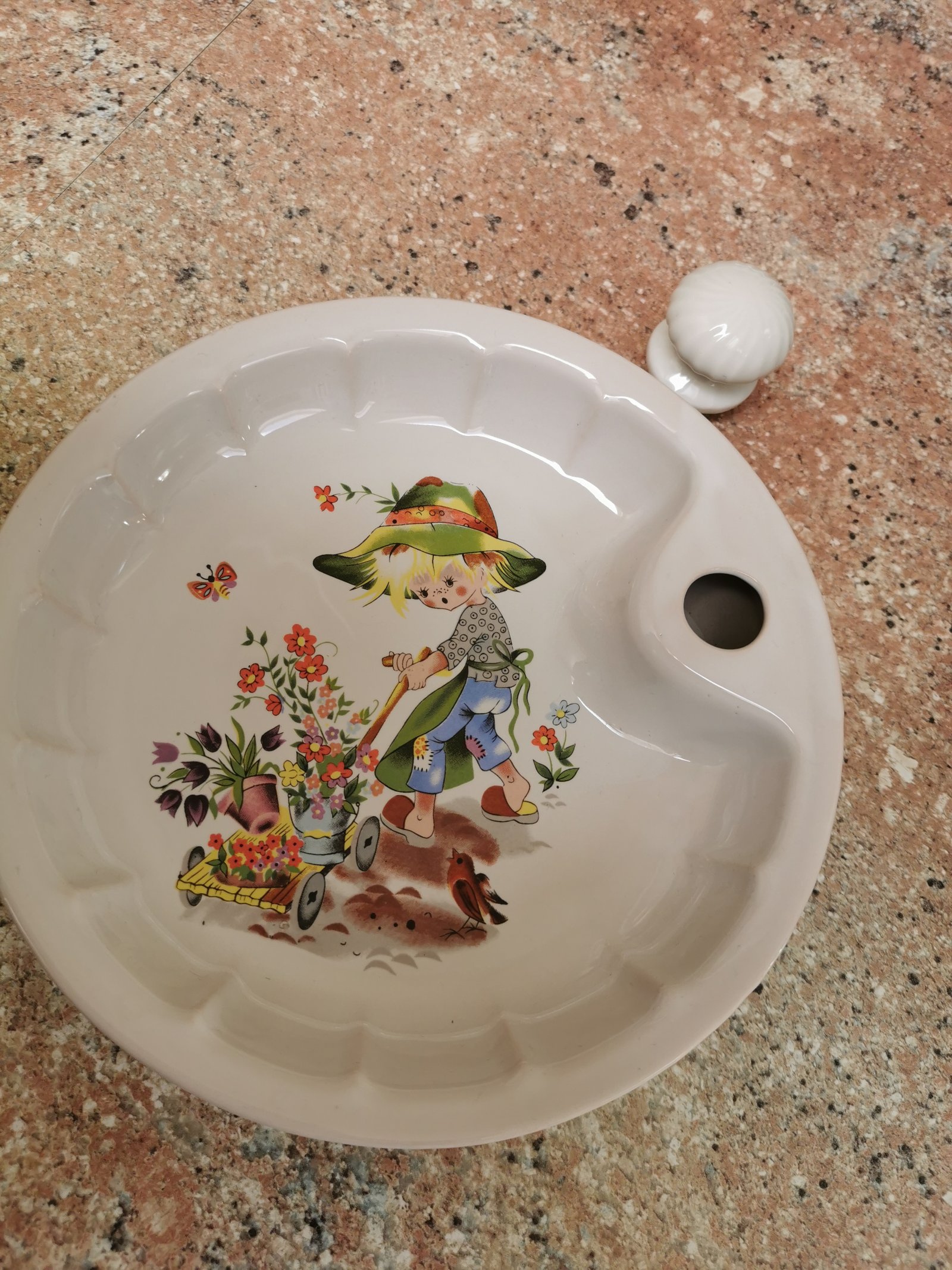porseleinen kinder warmwaterbordje - nr. 1