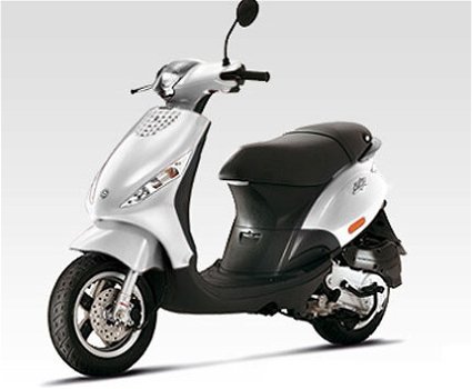 PIAGGIO Zip 25 4 Takt (Blauw Kenteken) - 1