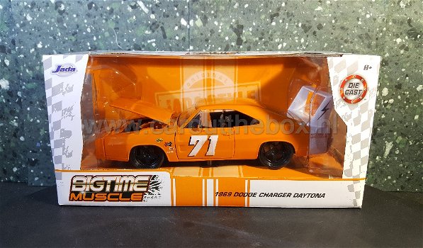 Dodge Charger Daytona oranje 1:24 Jada - 2