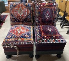 Twee antieke art deco lage salon stoelen Perzisch bekleed 