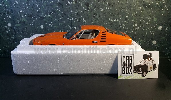 1970 Alfa Romeo Montreal oranje 1:18 KK Scale - 5