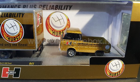 Ford C-950 truch en Ford Econoline HURST 1:64 M2 - 2