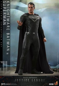 Hot Toys Zack Snyder's Justice League Knightmare Batman and Superman - 5