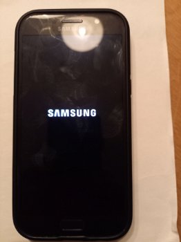 Een in goede staat, gebruikte Samsung A5 2017telefoon met een beetje gebruikers schade. - 0
