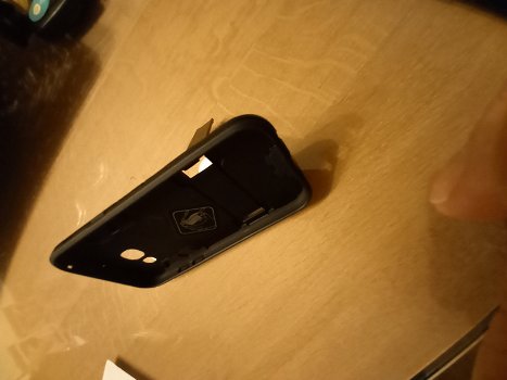 Een in goede staat, gebruikte Samsung A5 2017telefoon met een beetje gebruikers schade. - 5