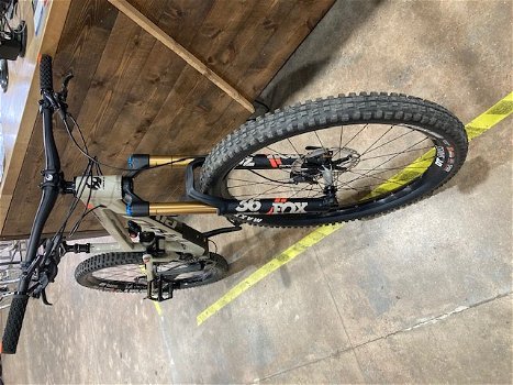 2020 Pivot Firebird29 Sandstorm XTR - 1