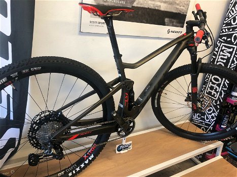 2019 SCOTT SPARK RC 900 PRO - 0