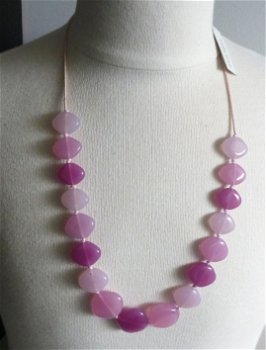 Fraaie ketting in lila en roze, winkelprijs 18 dollar - 0