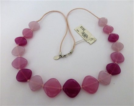 Fraaie ketting in lila en roze, winkelprijs 18 dollar - 1