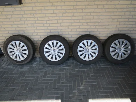 Winterbanden met velgen voor VW Golf - 0