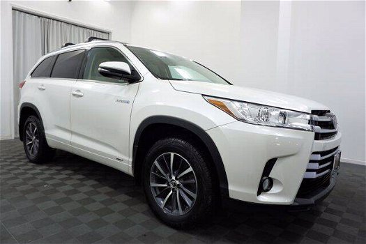 Used 2019 Toyota Highlander Hybrid - 2