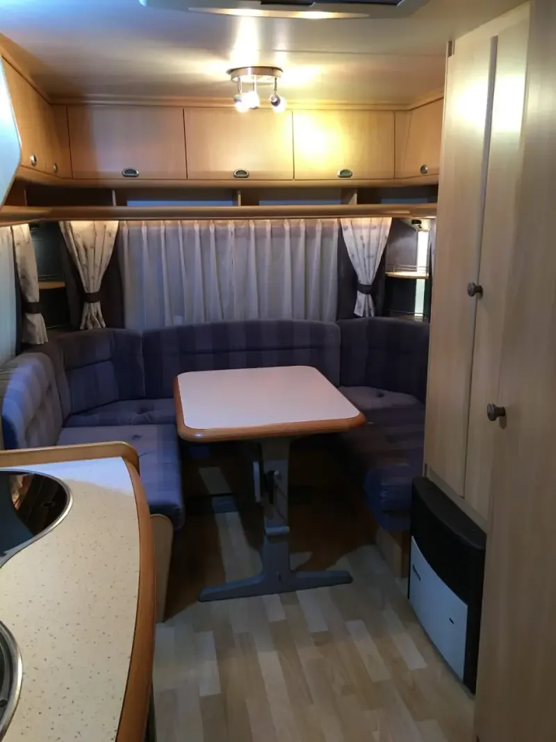 Hobby de luxe easy 495 UK met stapelbed - nr. 1