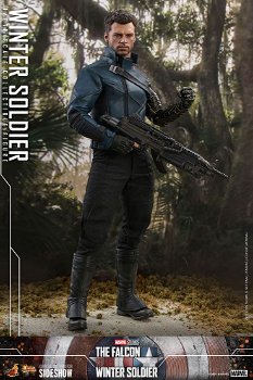 Hot Toys The Falcon and The Winter Soldier TMS039 - 2