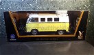 Volkswagen microbus geel 1:18 Lucky Diecast - 4 - Thumbnail