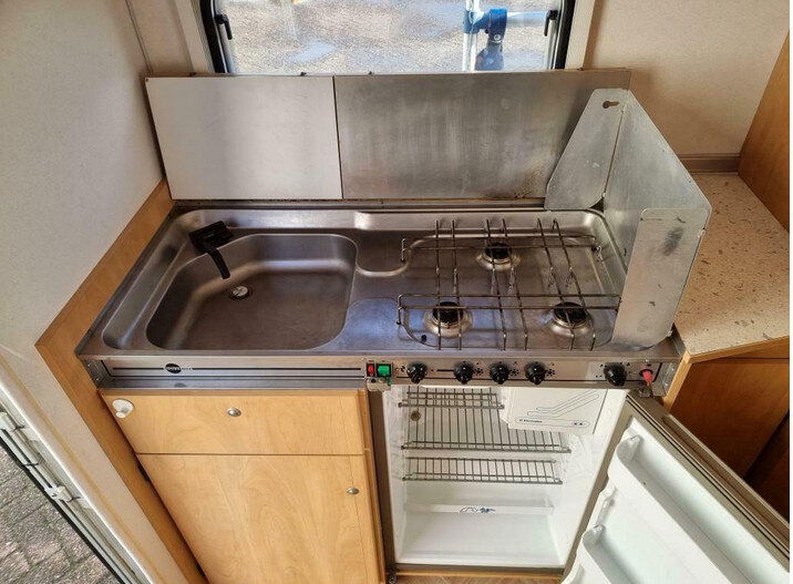 BÜRSTNER FUN 400 TS Bj '00 Z.G.O.H. Vast Bed Treinzit Voorjaars Aanbieding - Afbeelding 4