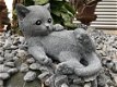 Beeld van een spelende kat / poes, gemaakt van steen, heel leuk - 0 - Thumbnail