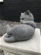 Beeld van een spelende kat / poes, gemaakt van steen, heel leuk - 4 - Thumbnail