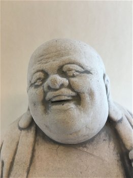Massief stenen Boeddha met zak over schouder, vrolijke lachende Boeddha - 3