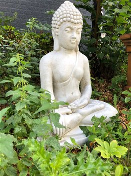 Mediterende Boeddha, groot tuinbeeld, vol steen - 1