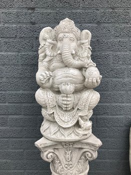 Tuinbeeld Ganesha, steen, op sokkel - 4