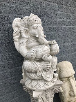 Tuinbeeld Ganesha, steen, op sokkel - 5