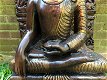 Tuinbeeld van een Thaise Boeddha op troon, in kleur, steen - 4 - Thumbnail