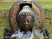 Tuinbeeld van een Thaise Boeddha op troon, in kleur, steen - 5 - Thumbnail