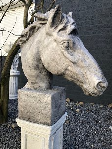 Gedetailleerd paardenhoofd gemaakt van polyresin