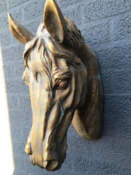 Wandornament van een paardenhoofd, mooi in detail, gemaakt van polystone - 2