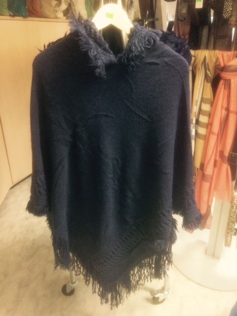 Poncho met muts - nr. 1