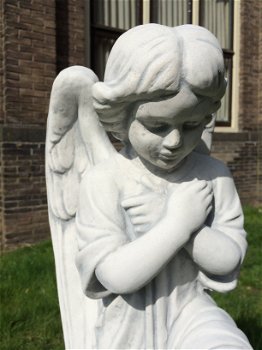 Knielende engel, gemaakt uit vol steen - weerbestendig - 2