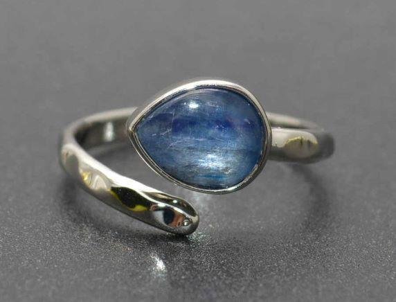 Silverplated verstelbare ring met Kyaniet - nr. 1