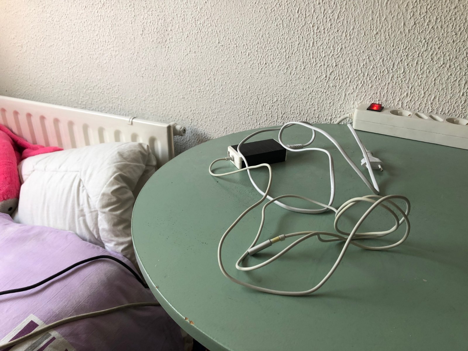 Te Koop 13 Inch Snelle Zwarte Macbook met 2,16 Ghz W8727625YA4 en een Nieuwe Witte Accu. - Afbeelding 3