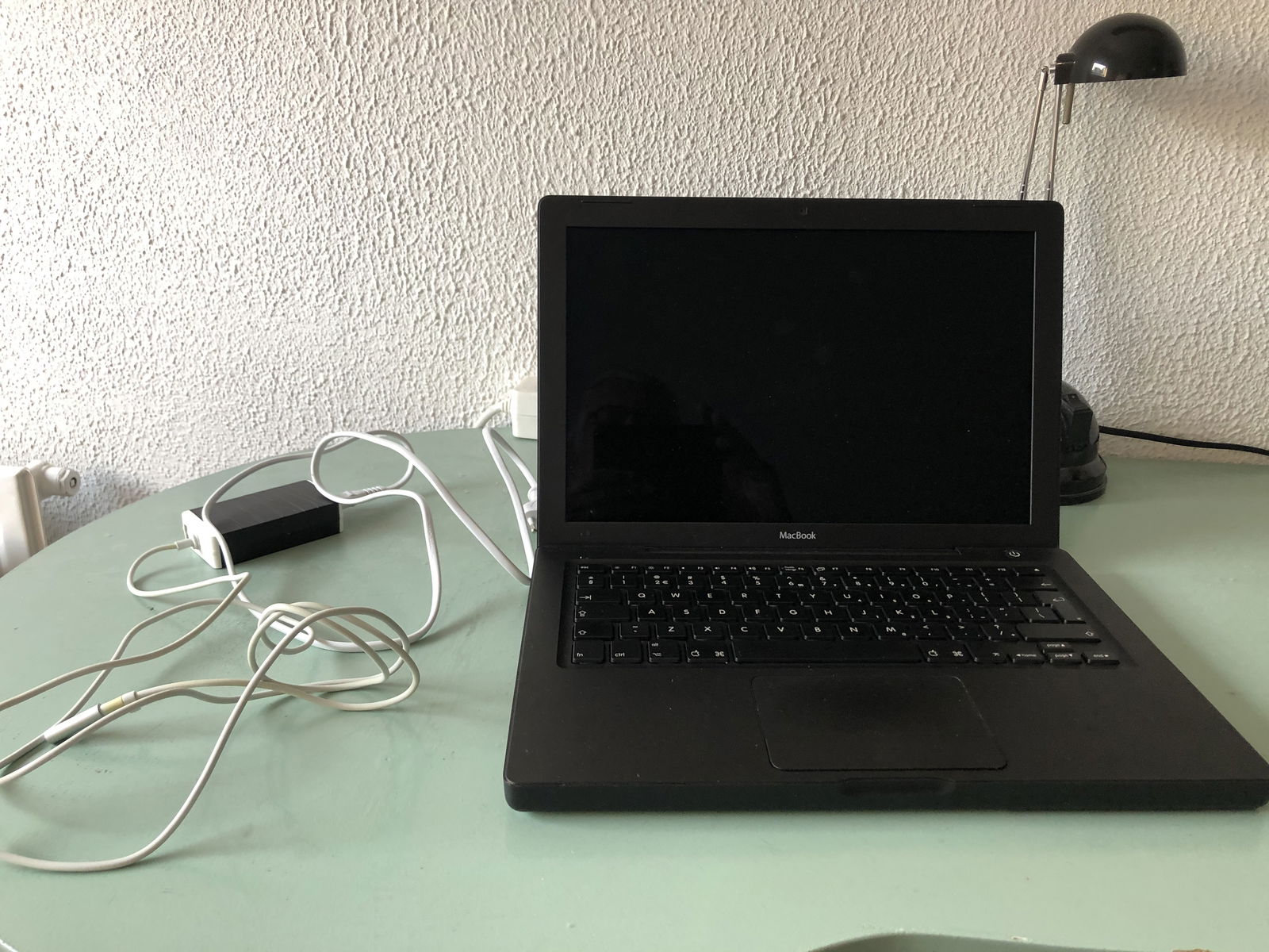 Te Koop 13 Inch Snelle Zwarte Macbook met 2,16 Ghz W8727625YA4 en een Nieuwe Witte Accu. - Afbeelding 4