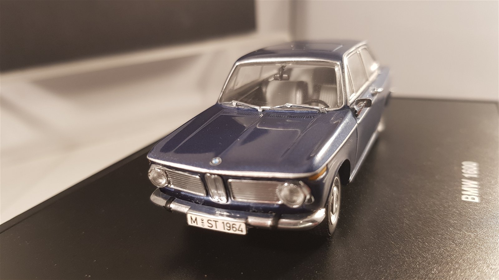 BMW 1600 1968 Minichamps 1:43 - Afbeelding 2