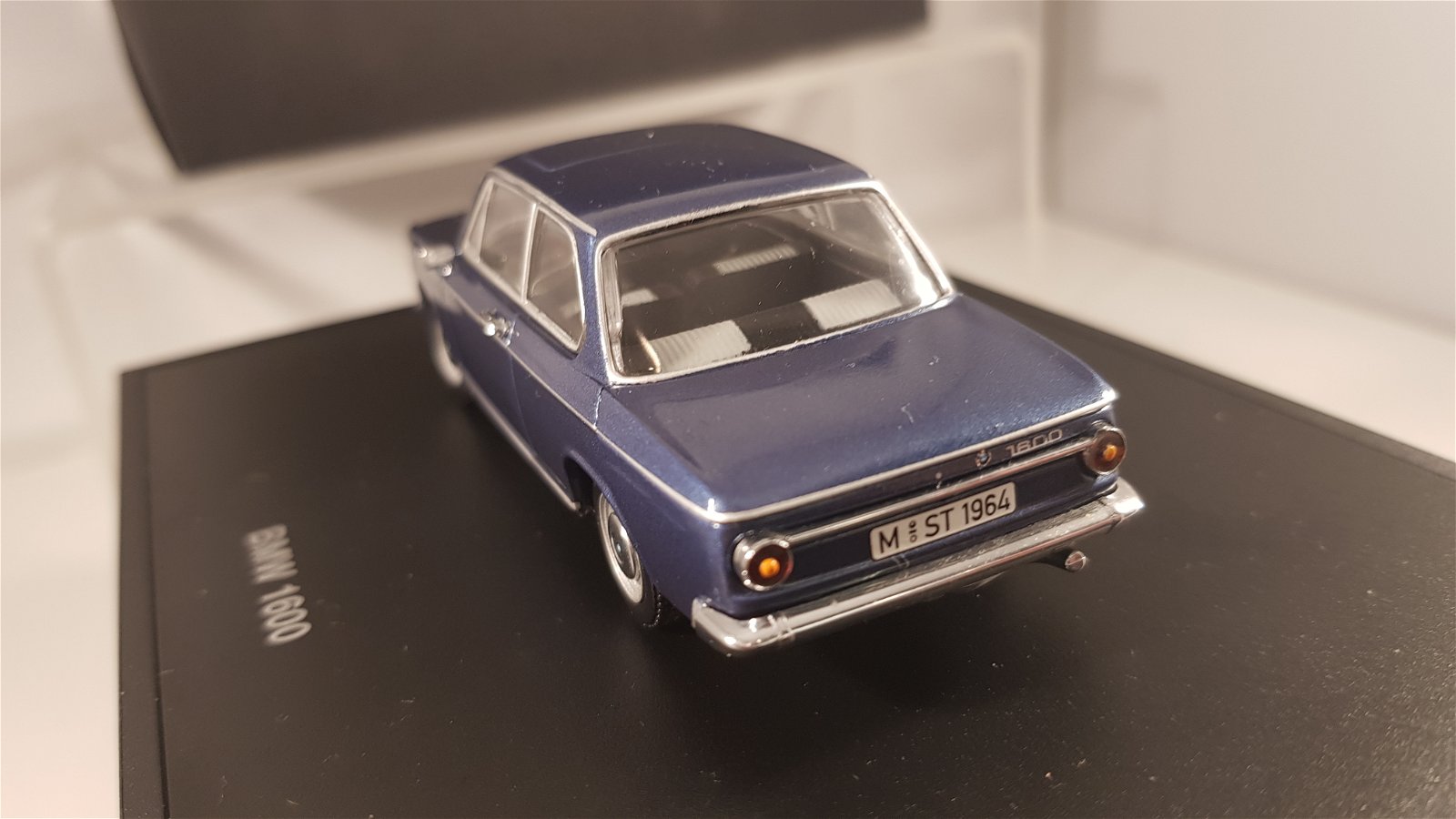 BMW 1600 1968 Minichamps 1:43 - Afbeelding 3