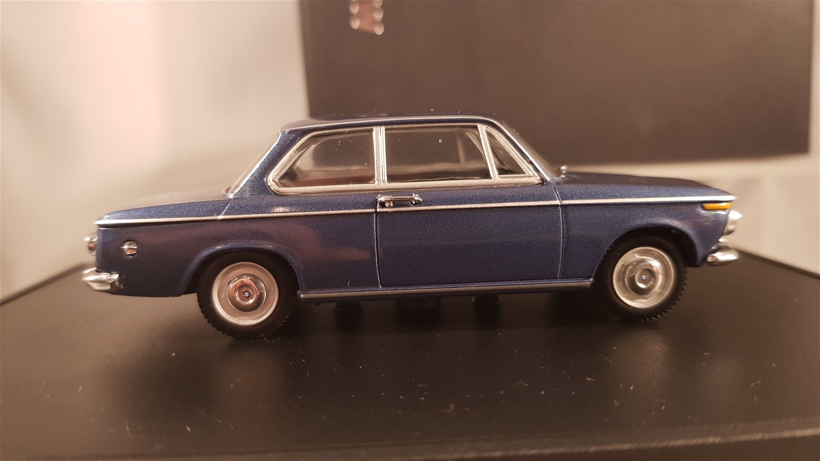 BMW 1600 1968 Minichamps 1:43 - Afbeelding 5
