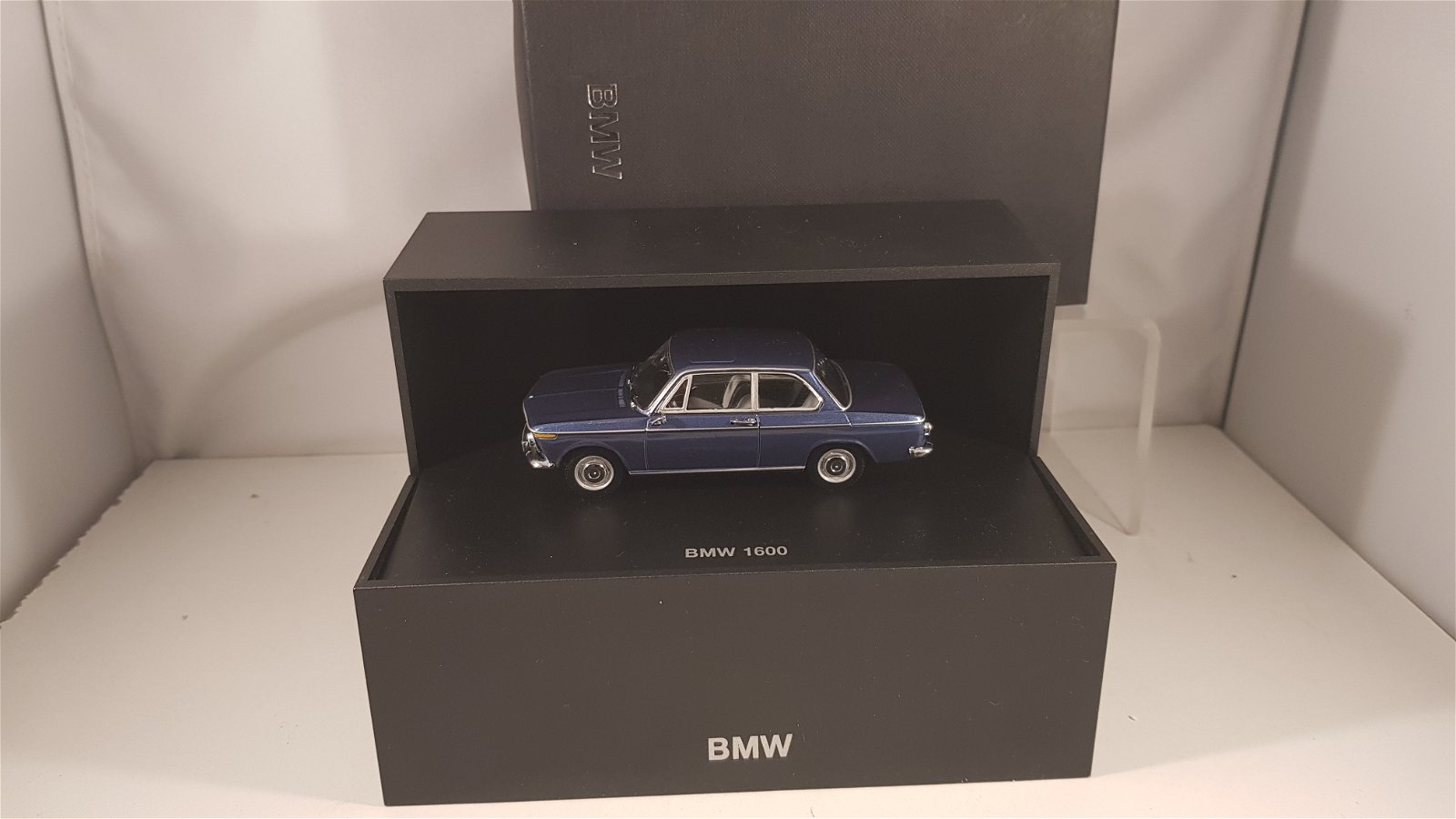 BMW 1600 1968 Minichamps 1:43 - Afbeelding 6