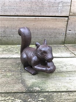 Een set van 4 dierenbeelden: een eekhoorn, egel, slak en konijn, gemaakt van gietijzer - 3