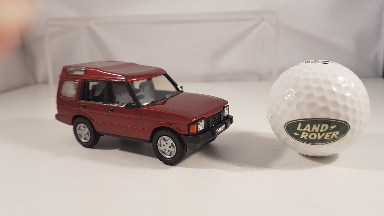 Landrover Discovery 1:43 - nr. 1