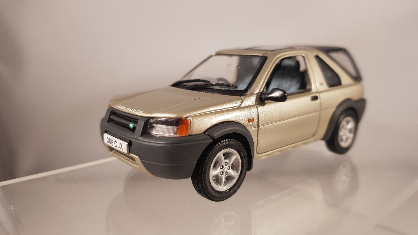 Landrover Freelander Dichte Soft Top Universal-Hobbies 1:43 - Afbeelding 3