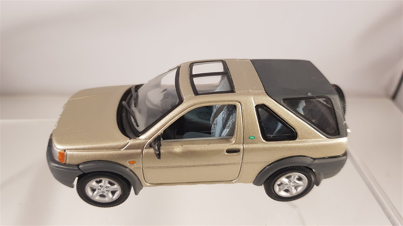 Landrover Freelander Dichte Soft Top Universal-Hobbies 1:43 - Afbeelding 6