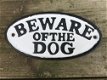 Gietijzeren bordje met hierop de tekst: ''BEWARE OF THE DOG'', waarschuwing voor honden - 0 - Thumbnail