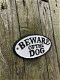 Gietijzeren bordje met hierop de tekst: ''BEWARE OF THE DOG'', waarschuwing voor honden - 3 - Thumbnail