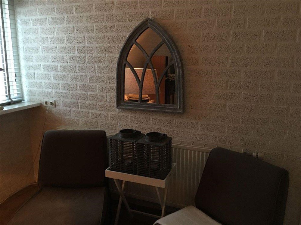 1 spiegel venster met houten frame in grijs gewassen - Afbeelding 2